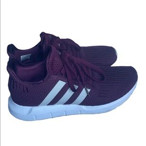 WORN TWICE Size 7 Adidas Swift Run sneakers